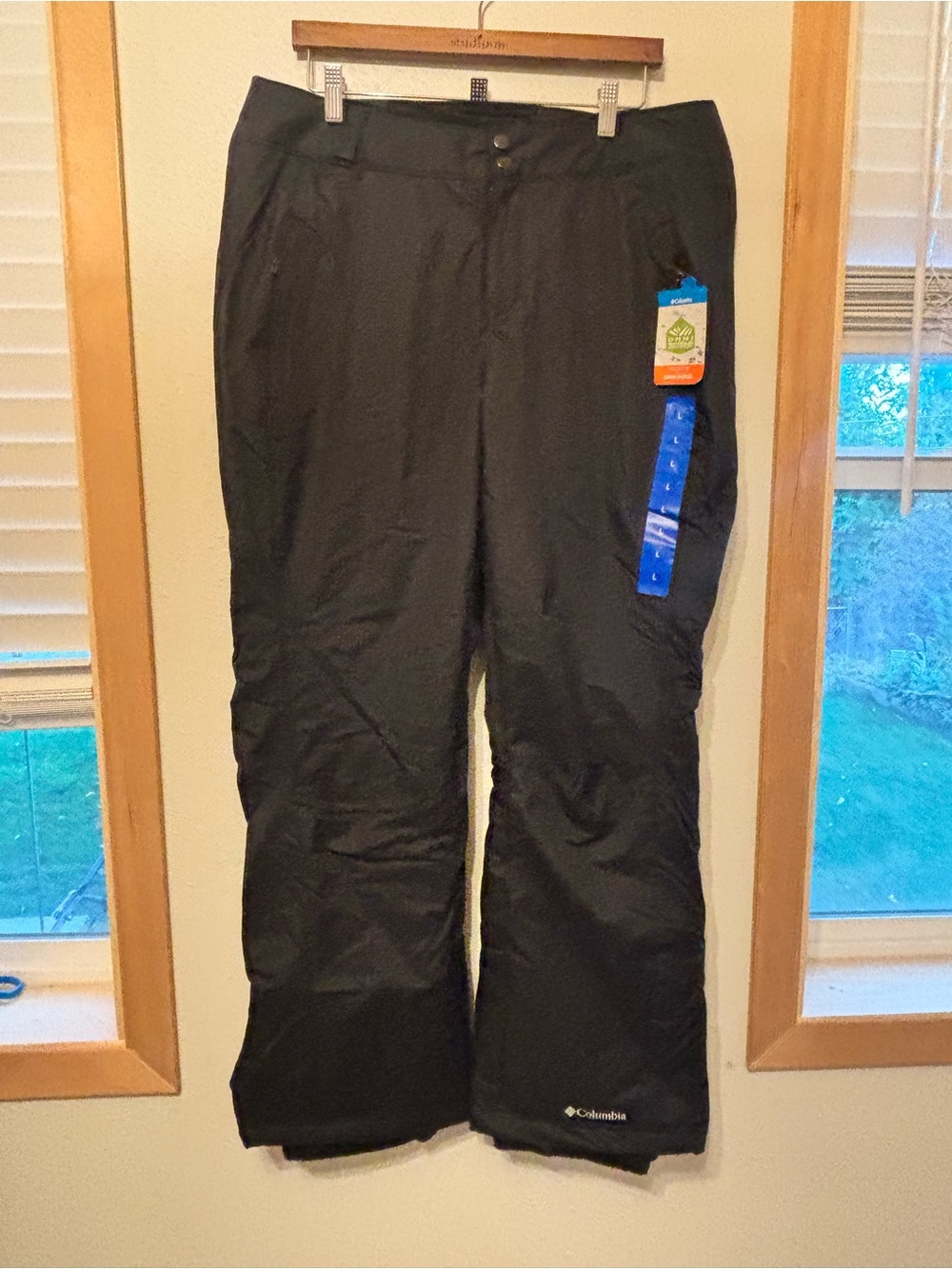 Columbia Women’s Black Snow Pants - Large